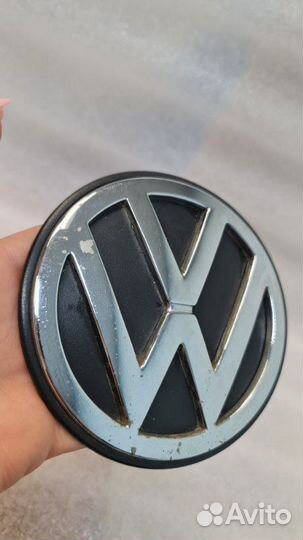 Эмблема на крышку багажника задняя Volkswagen