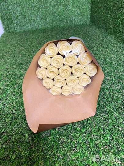 Розы из Белого Шоколада - 19 шт в Букете