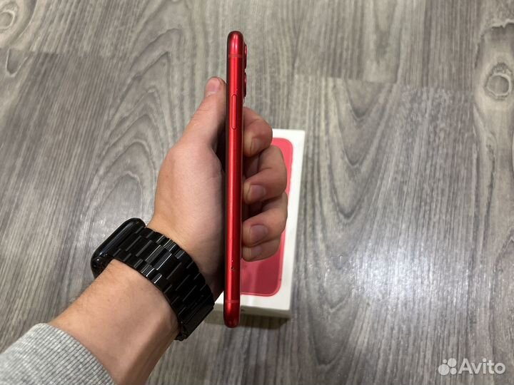 iPhone 11 red
