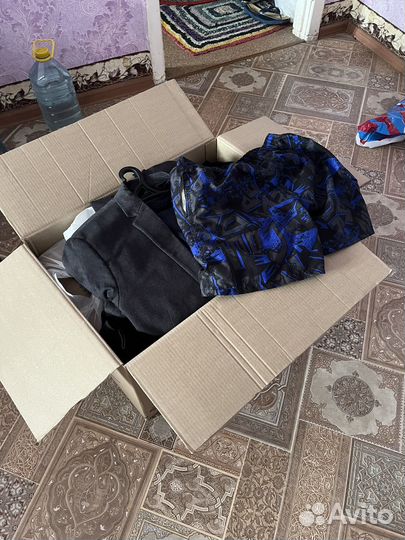 Коробка мужских вещей