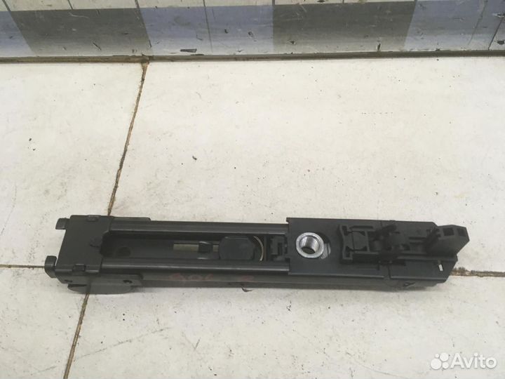 Механизм регулировки ремня безопасности Passat B6