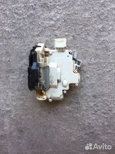 Замок двери (левая) Audi A3 8P (3564)