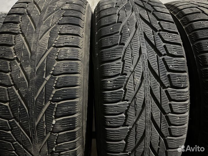 Nokian Tyres Hakkapeliitta R2 SUV 235/65 R17