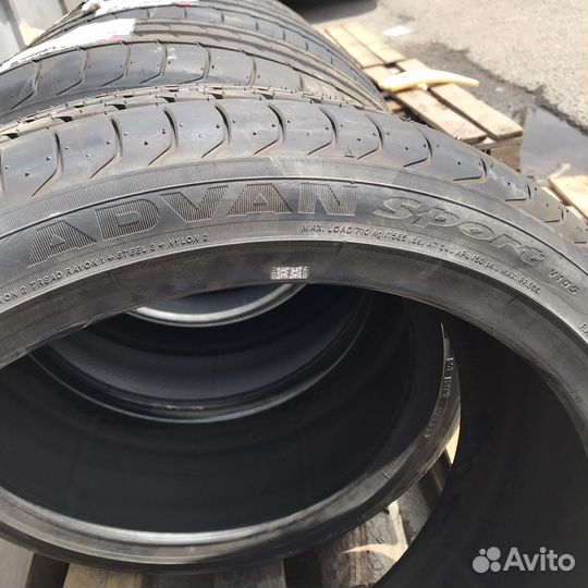 Yokohama Advan Sport V105 235/40 R20 96Y