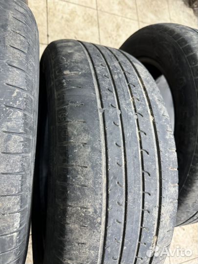 Goodyear EfficientGrip SUV 4x4 215/60 R17 96H