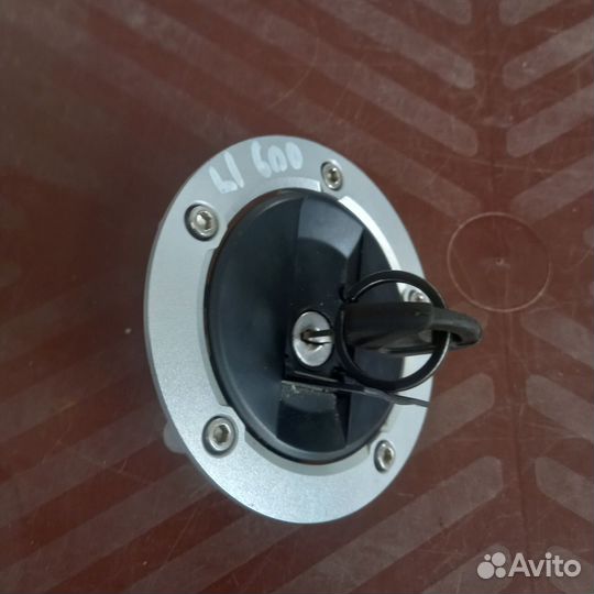 Лючок, крышка бензобака Suzuki gsxr/GSX/SV/GSR