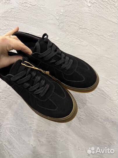 Кроссовки натуральная замша новые