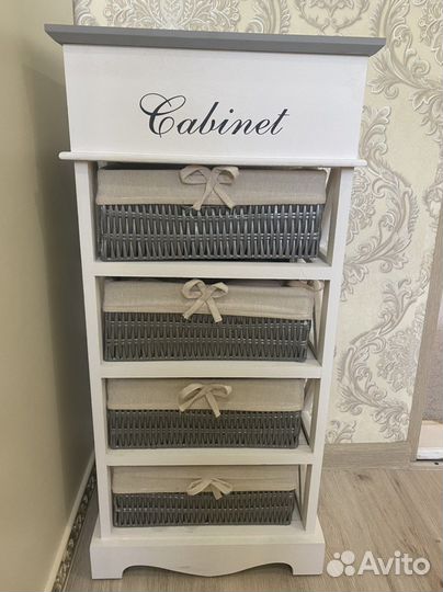 Комод с четырьмя корзинами