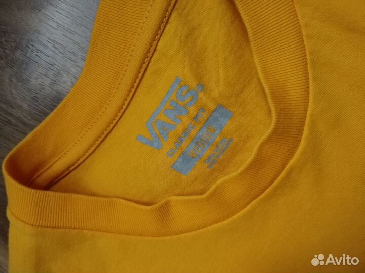 Футболка Vans