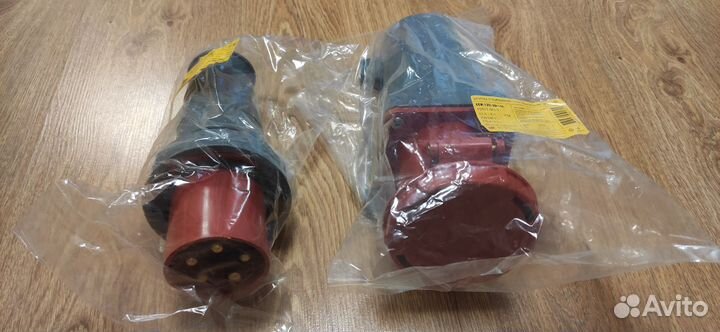 Вилка и розетка силовая