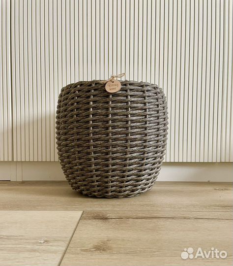 Кашпо для цветов уличное напольное из ротанга
