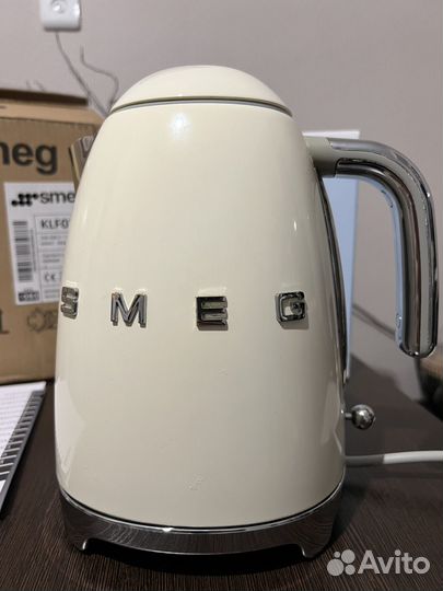 Чайник Smeg б/у бежевый