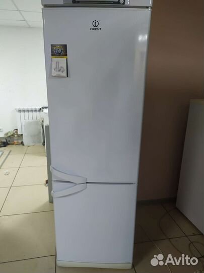 Холодильник бу в отличном состоянии с гарантией