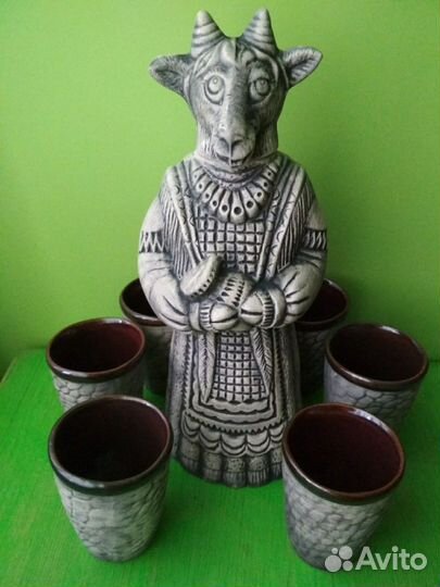 Графин со стаканчиками