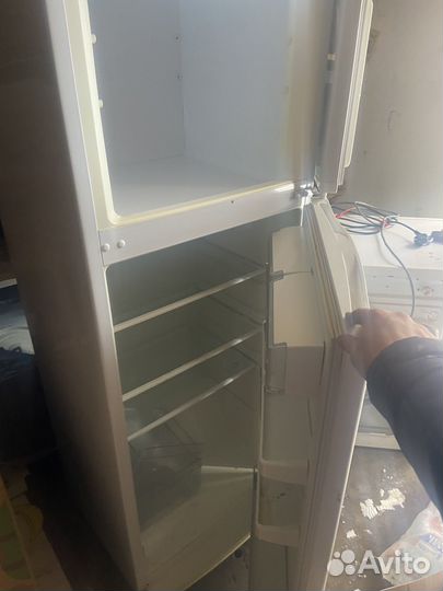 Холодильник и стиральная машина