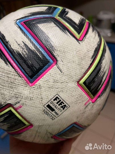 Футбольный мяч adidas uniforia euro