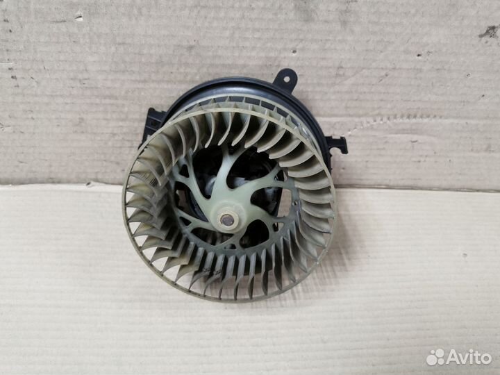 Моторчик печки на Mercedes W124 без кондиционера