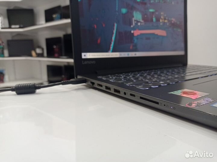 Игровой ноутбук Lenovo i7-8th 16Gb GTX 1050