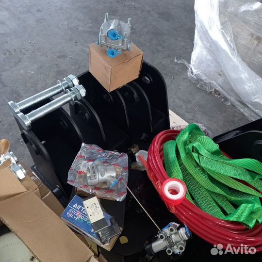 Пневмоподвеска полуприцепа с подъёмной осью