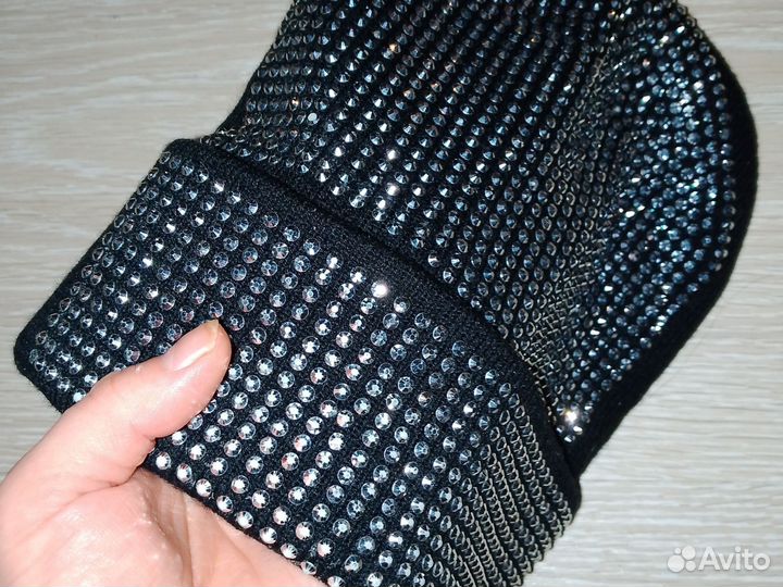 Шапка женская теплая черная