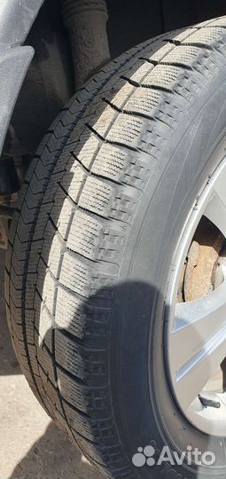 Bridgestone Blizzak VRX 225/60 R17 99S