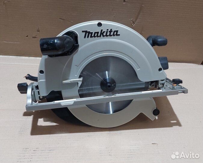 Дисковая пила Makita 5903 R