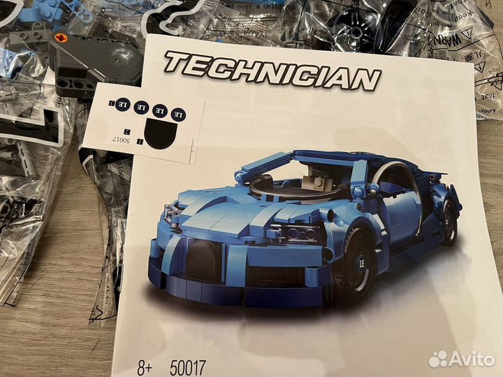 Конструктор lego bugatti chiron,с двигателем