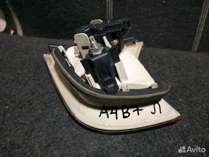Фонарь задний Audi A4 B7