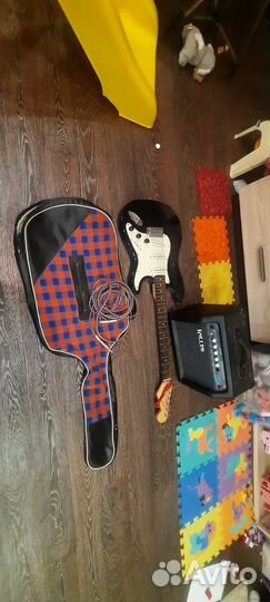 Электрогитара с комбоусилителем, кабель,чехол, б/у