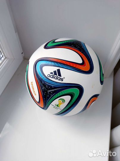Футбольный мяч Adidas Brazuca OMB