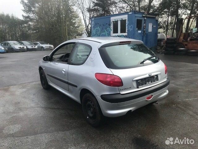 Разбор на запчасти Peugeot 206