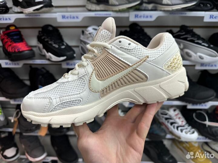 Nike zoom vomero 5 бежевые