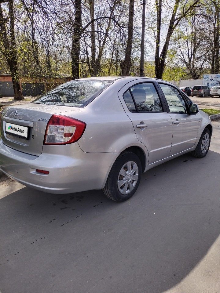Suzuki SX4: фото владельца
