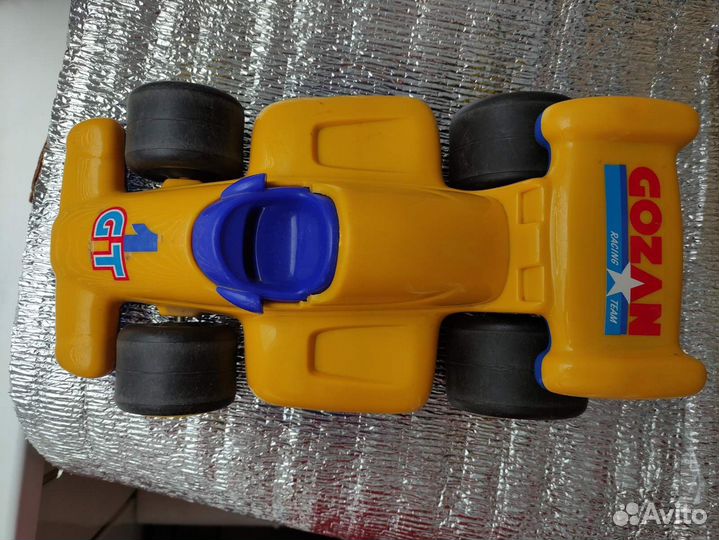 Гоночная машина пластик