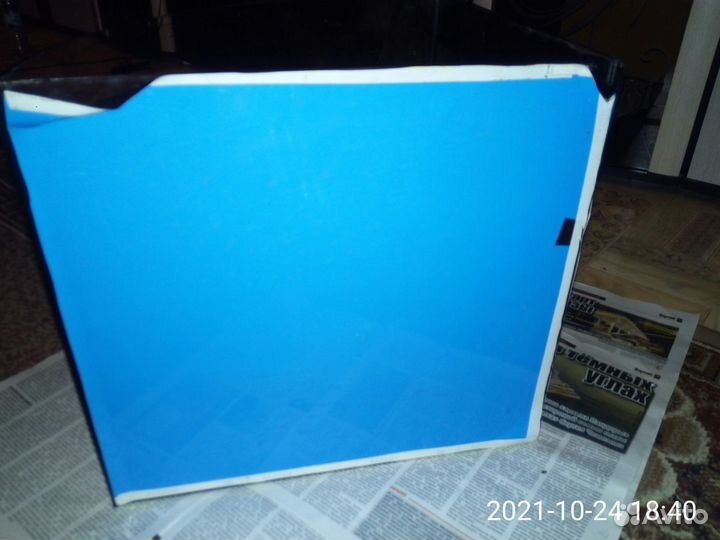 Аквариум Сектор 40+крышка б,у с рыбками