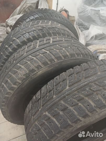 Kumho I'Zen KW22 235/65 R17