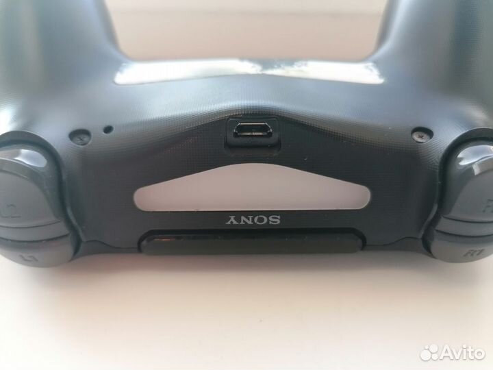Sony Dualshock 4 v2 (Черный) Б/У