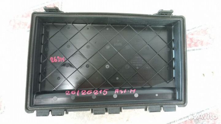 Крышка блока предохранителей Опель Астра H