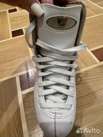 Фигурные коньки riedell