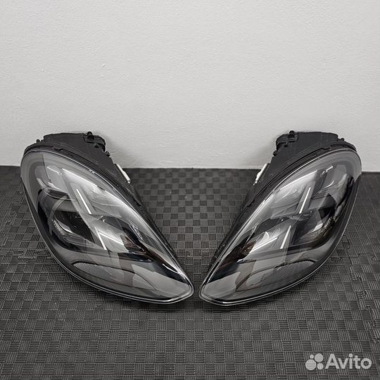 Фары Porsche Panamera 971 matrix black full led