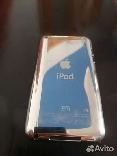 Плеер iPod touch 4