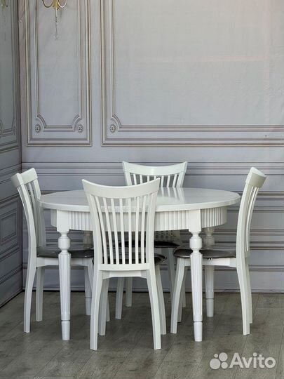 Комплект стол и стулья. В наличии