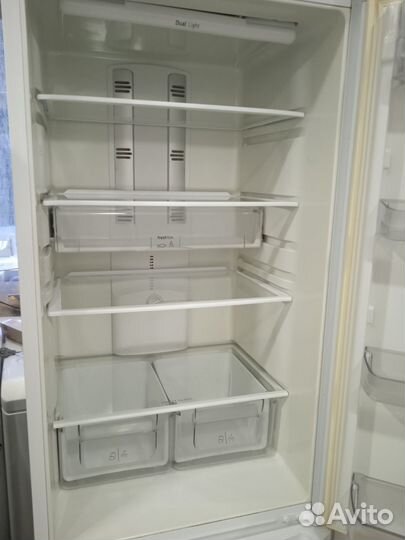 Продам Холодильник (no frost) бу Hotpoint Ariston