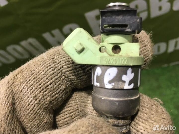 Форсунка топливная Chevrolet Lacetti J200 F16D3