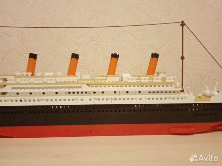 Lego титаник