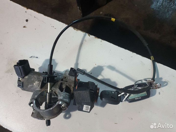 Замок зажигания с ключом тойота авенсис т250