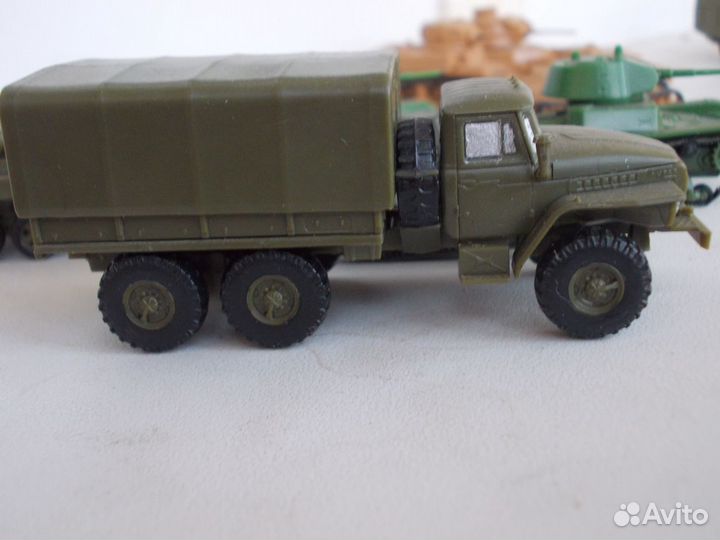 Собранные модели в масштабе 1:100