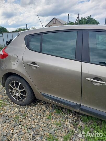 Дверь задняя правая Renault Megan 3 хетч