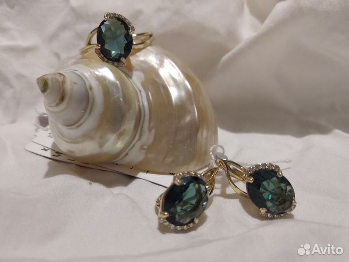 Золотые серьги и кольцо с кварцем