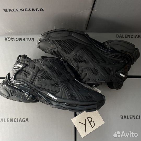 Balenciaga runner black